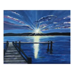 Tableau paysage intitulé "Coucher de soleil", représentant un ponton en bois face à un lac sous un ciel bleu doré. Peinture acrylique 30x24 cm sur toile.